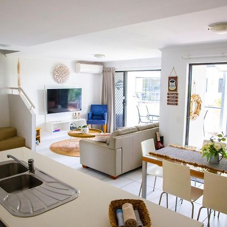 Tropical Getaway In 2 Bedroom Unit In 4 Star Resort Noosaville Exterior photo