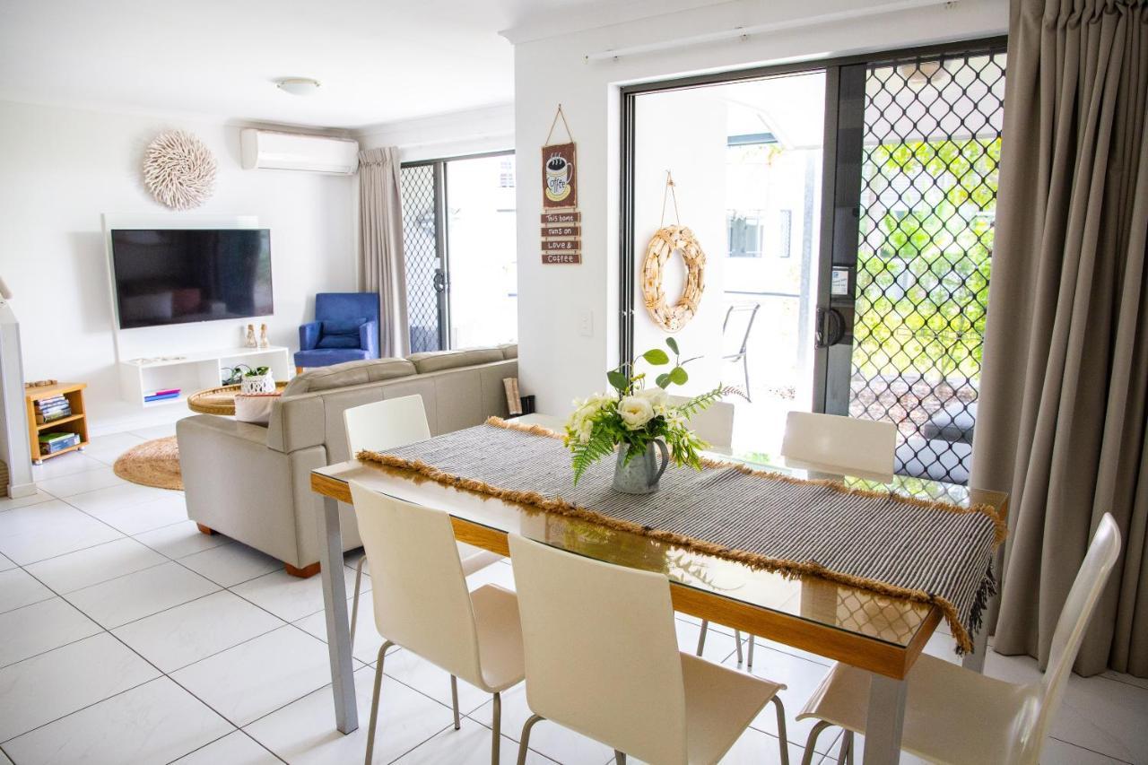Tropical Getaway In 2 Bedroom Unit In 4 Star Resort Noosaville Exterior photo