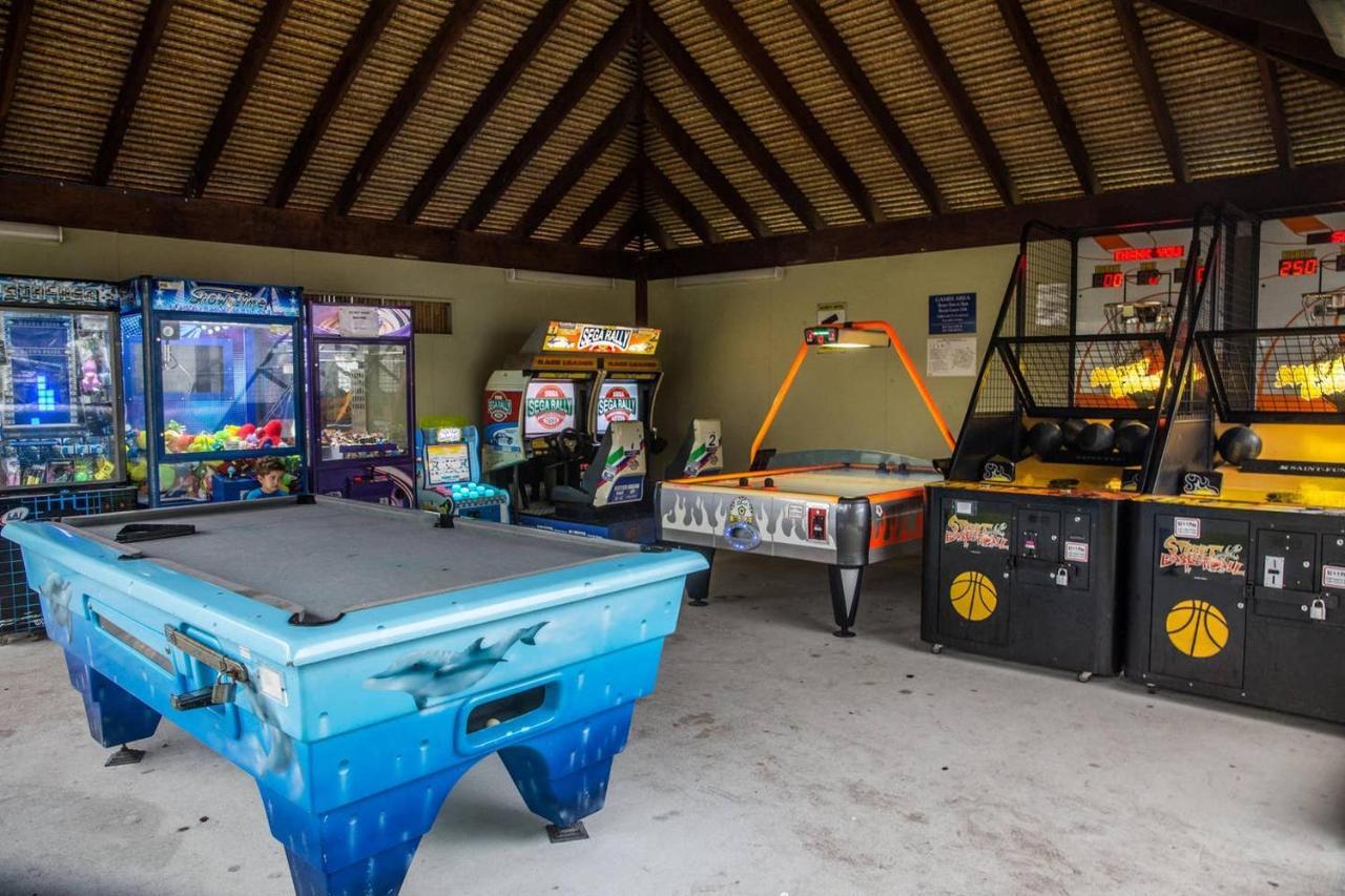 Tropical Getaway In 2 Bedroom Unit In 4 Star Resort Noosaville Exterior photo